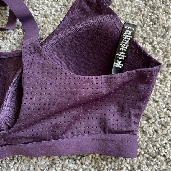 Victoria’s Secret | 32D Sports Bra - Picture 4 of 8